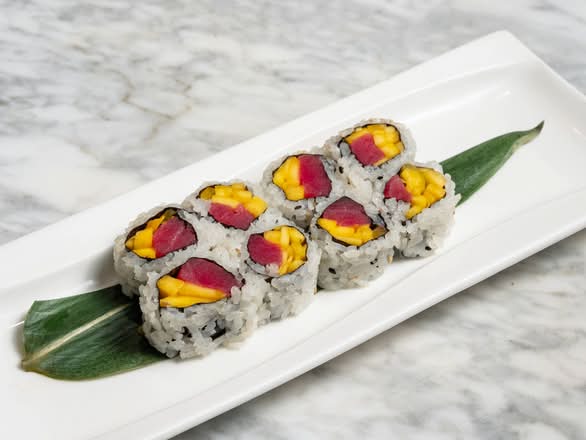 Tuna Mango Roll