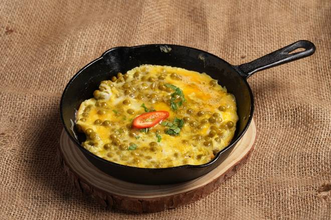 Omelet with  peas