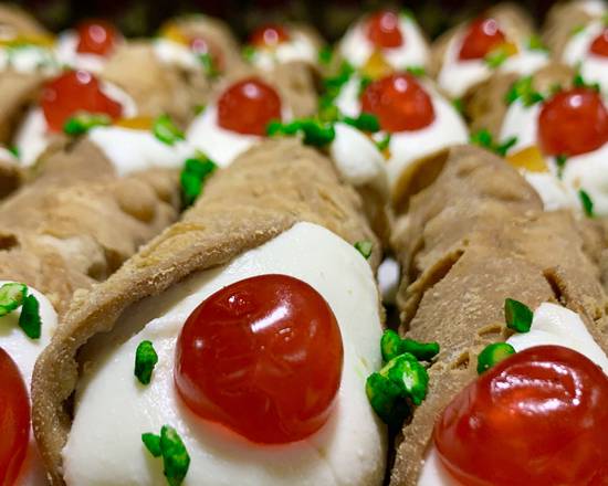 Classic Cannoli
