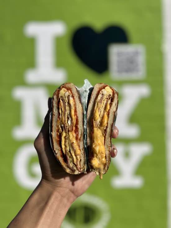 JIVE TURKEY BACON, EGG & CHEESE