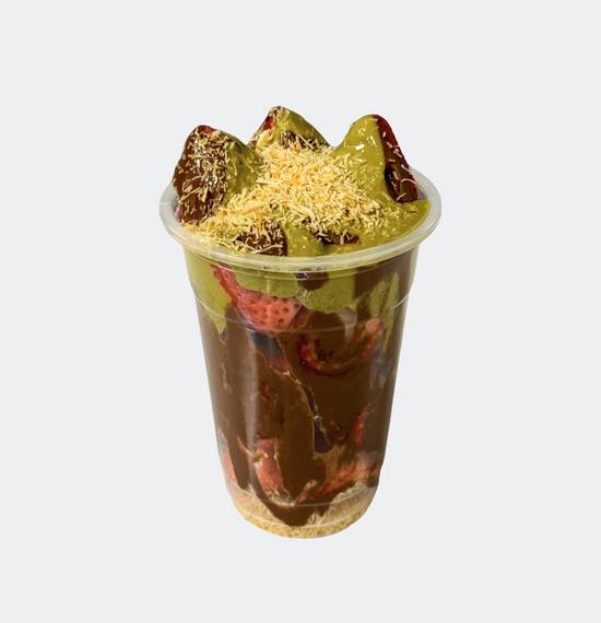 Strawberry Cup (Dubai - Kunafa)