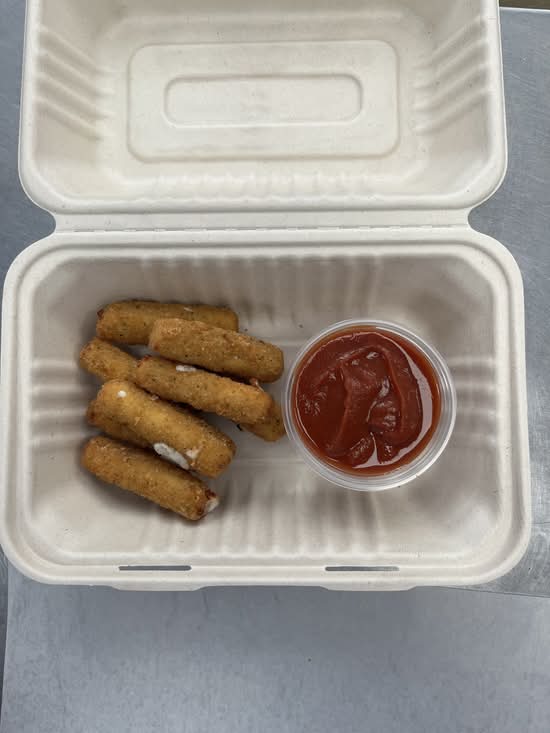 Mozzarella Sticks (8)