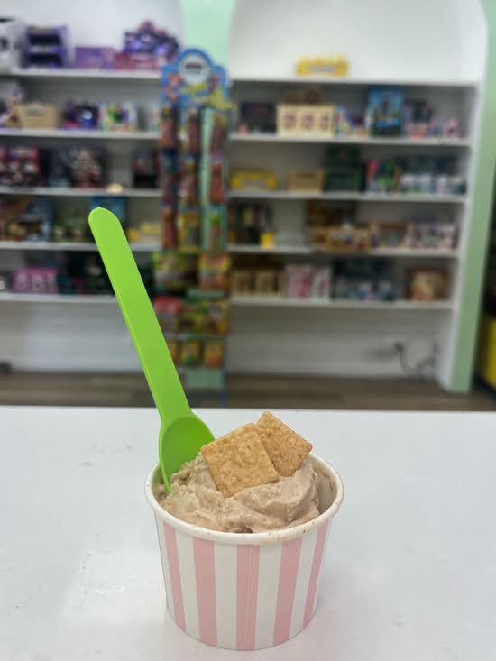 Cinnamon Bun Gelato