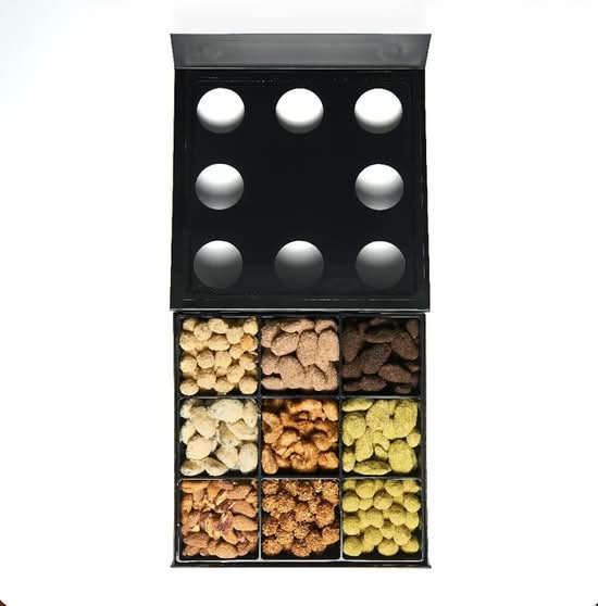 9 Hole Assorted Flavored Nuts Gift Tray
