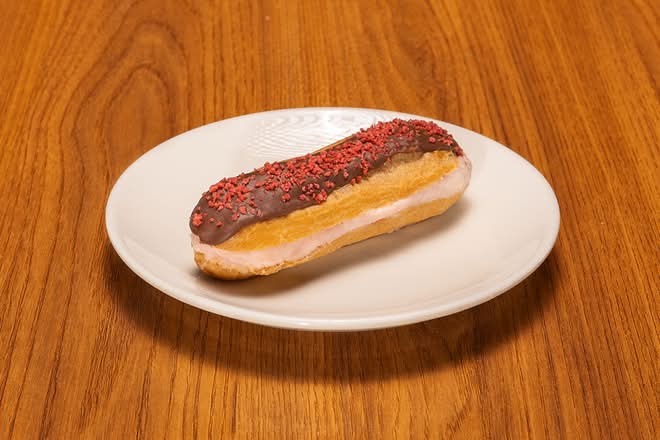 Strawberry Chocolate Éclair