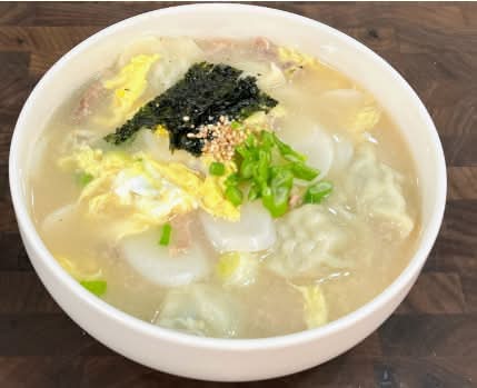 Rice Cake and Dumpling Soup