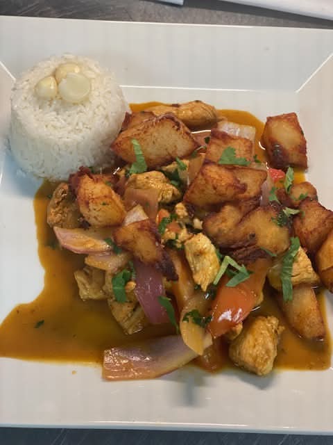 Pollo Saltado