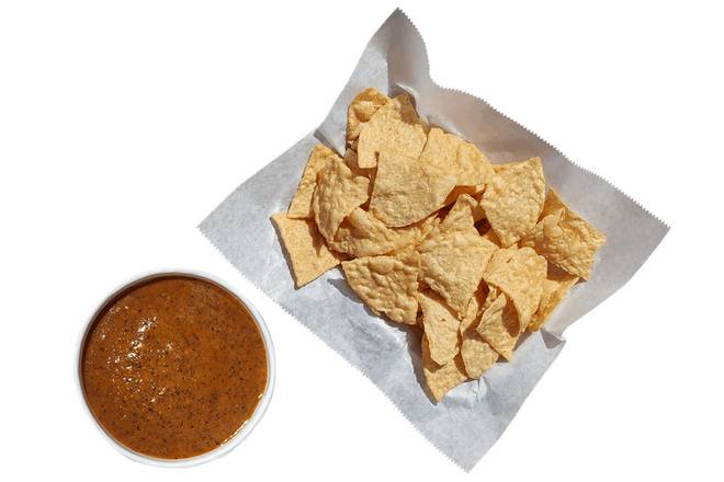 Salsa Roja and Chips
