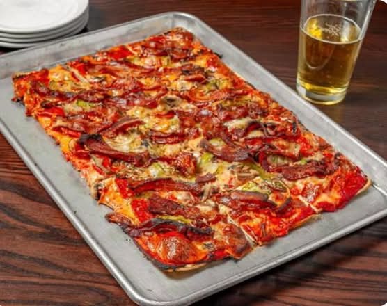 Deluxe Pizza