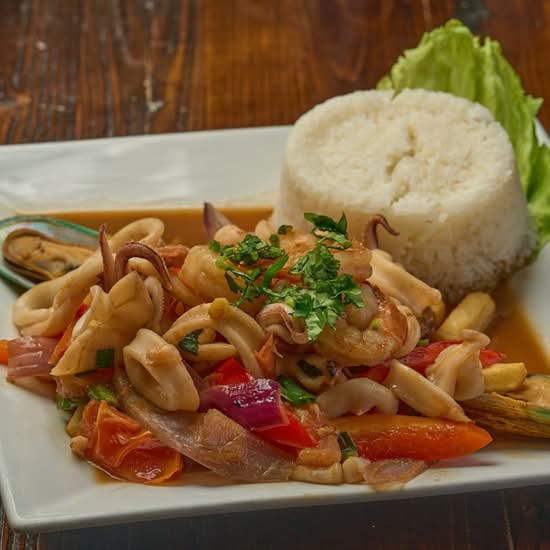 Saltado de mariscos