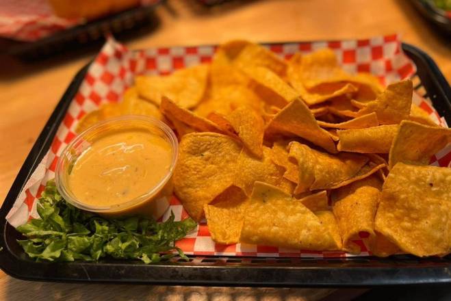 Chips & Queso