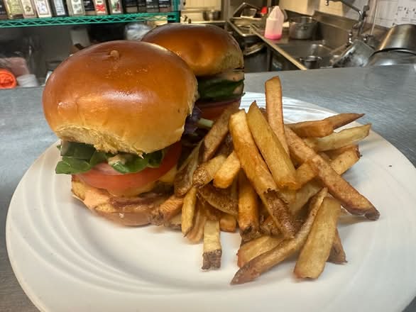 ENTREE CHEESEBURGER.