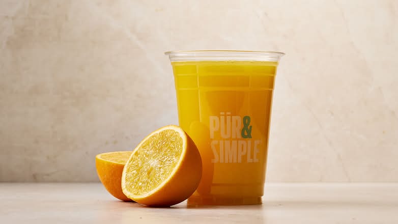 Freshly Squeezed Orange Juice / Jus d'orange fraîchement pressé