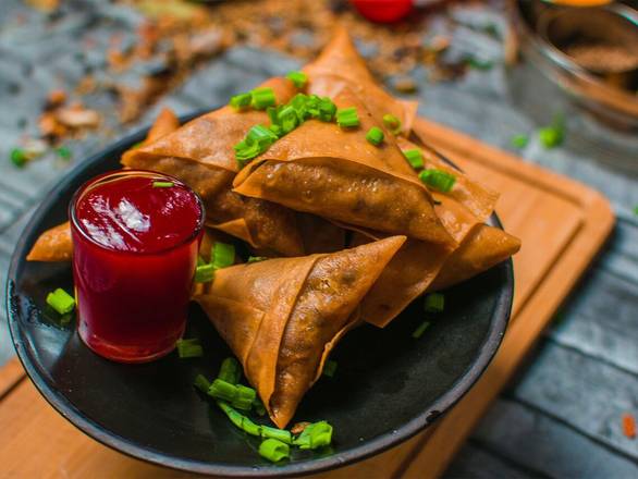 ONION SAMOSA (5 Pcs)