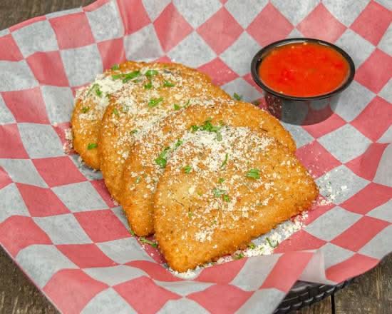 Fried Mozzarella (4 pcs)