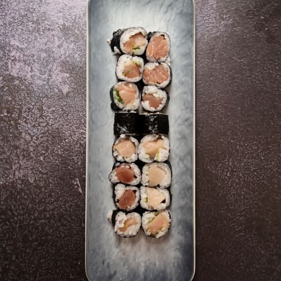 Yellowtail Roll (16 Pcs)