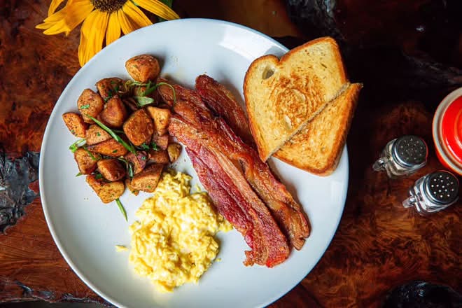 Classic Breakfast platter