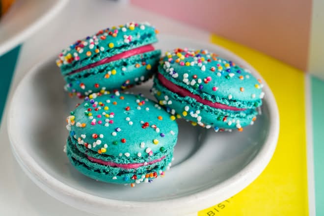 Birthday Macaron