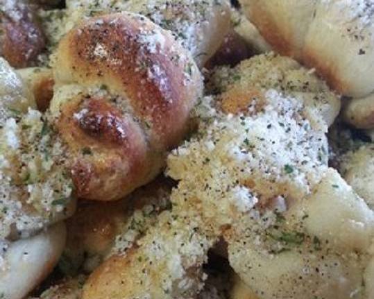 5 Piece Garlic Knots