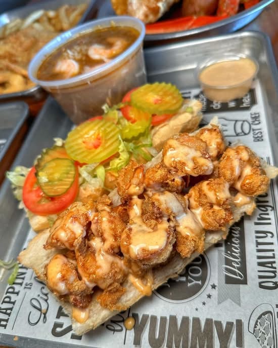 Small Fried Shrimp Poboy