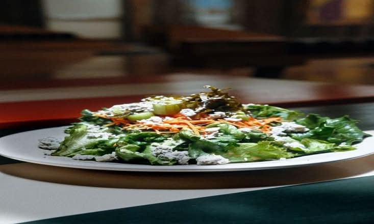 Evolution Salad w/ Blue Cheese