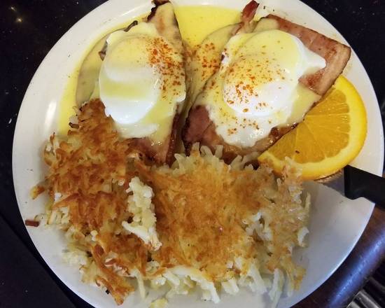 Half Eggs Benedict