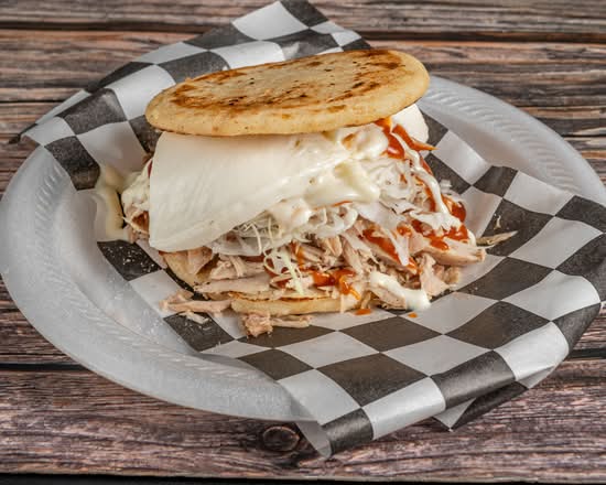 Arepa Asada con Pernil