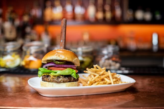 USPH Cheeseburger (1/2 lb)