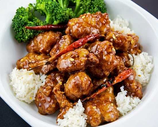 General Tso's Chicken Dinner Plate (Max 2)