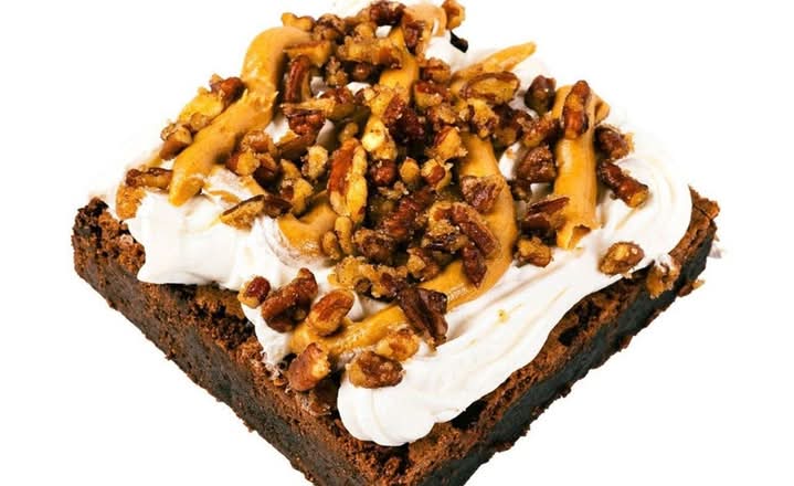 PEANUT BUTTER & PRALINE BROWNIE