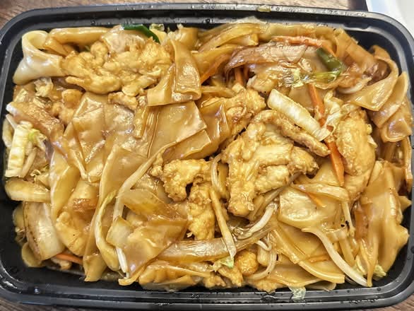 Chicken Chow Ho Fun
