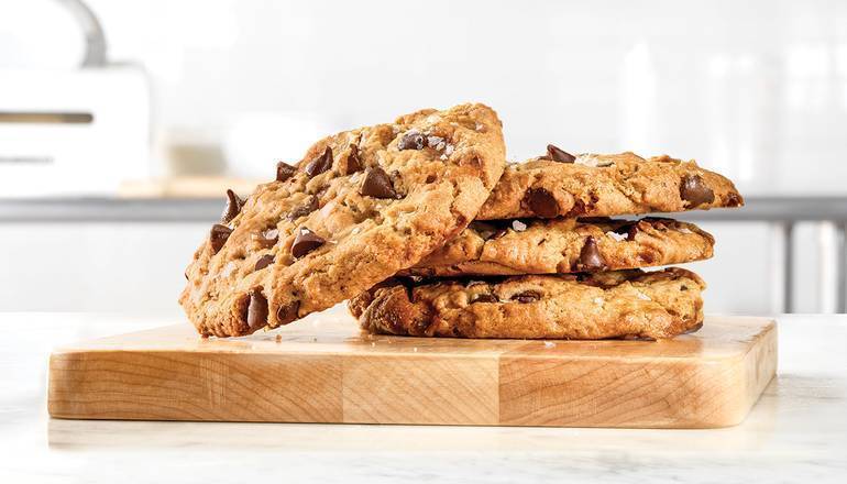 Salted Caramel & Chocolate Cookie
