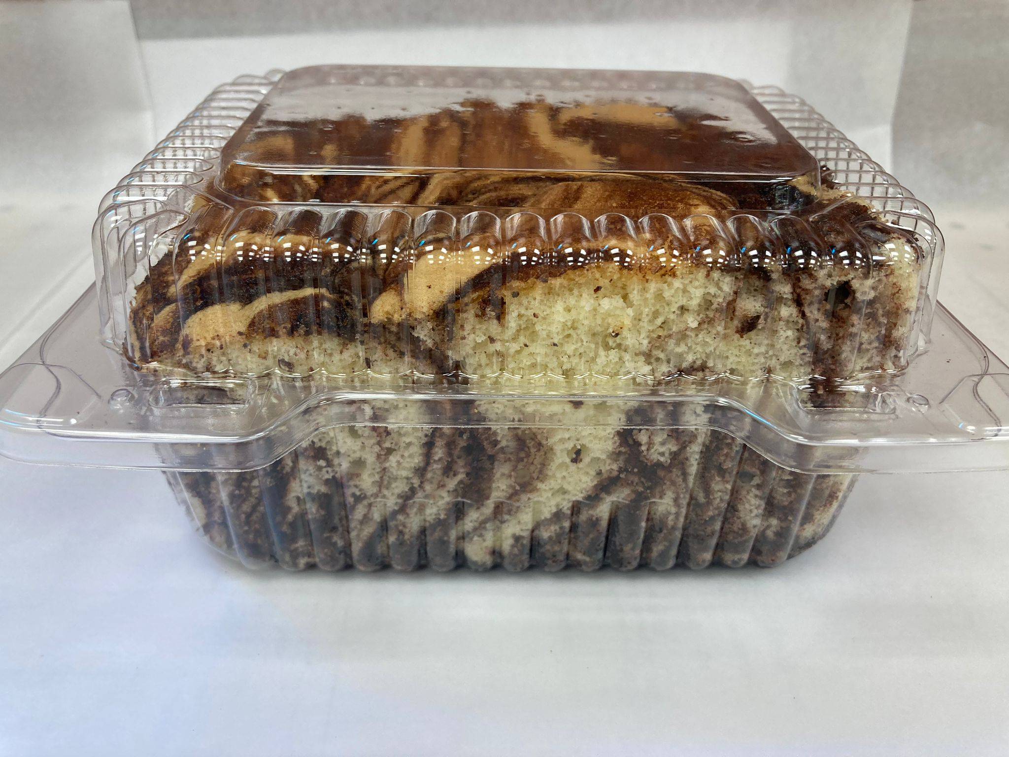 Marble Cake (16oz)