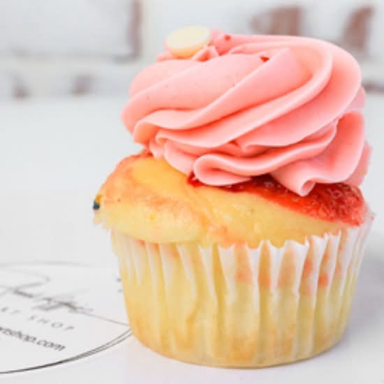 White Chocolate Raspberry Cupcake