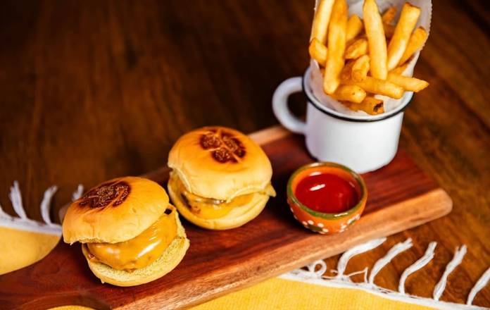 Mini Kids Cheeseburger Sliders