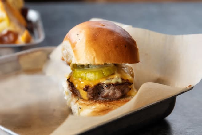 CHEESEBURGER SLIDER