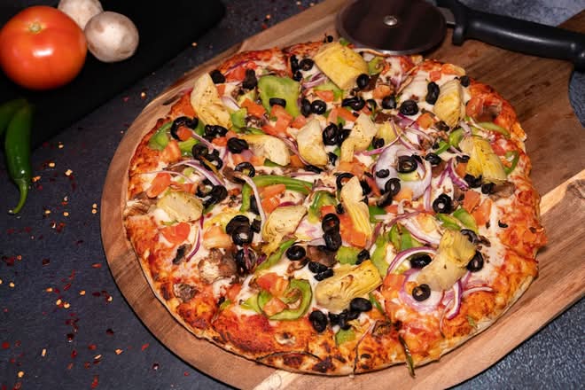 VEGGIE SUPREME PIZZA