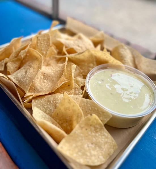 Queso & Chips