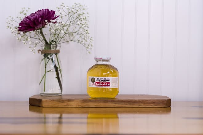 MARTINELLLI'S APPLE JUICE