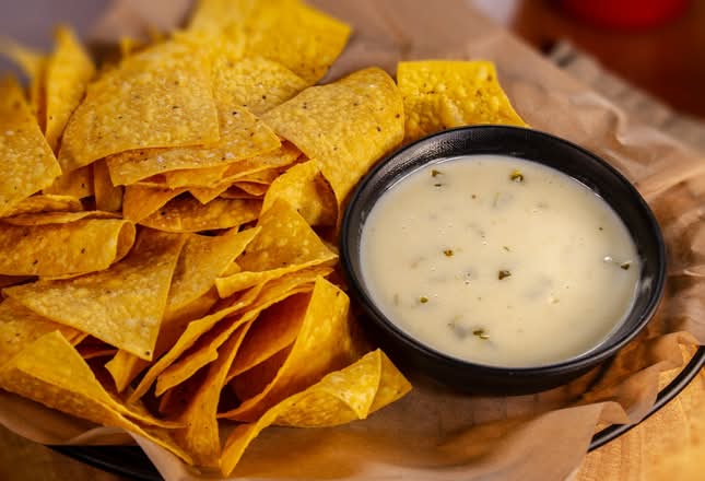 Chips & Queso