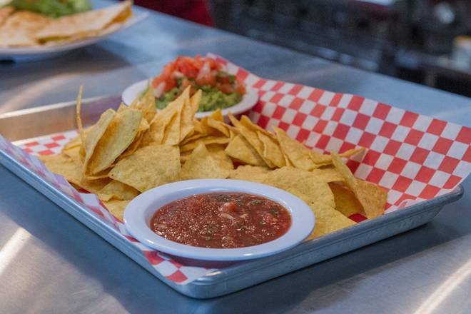 Guac, Salsa &  Chips