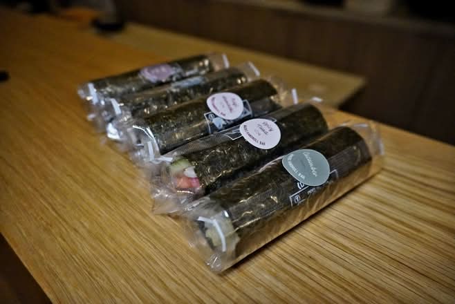 5-Hand Roll