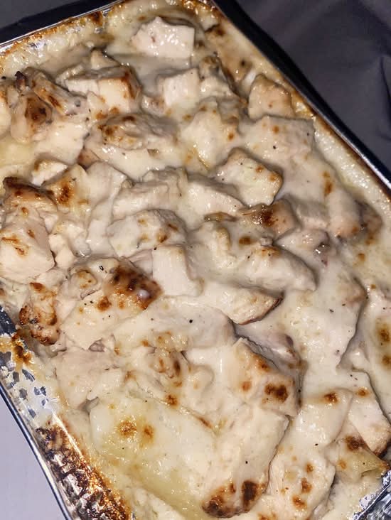 CHICKEN ALFREDO PASTA