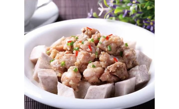 Fresh Taro Steamed Pork Ribs