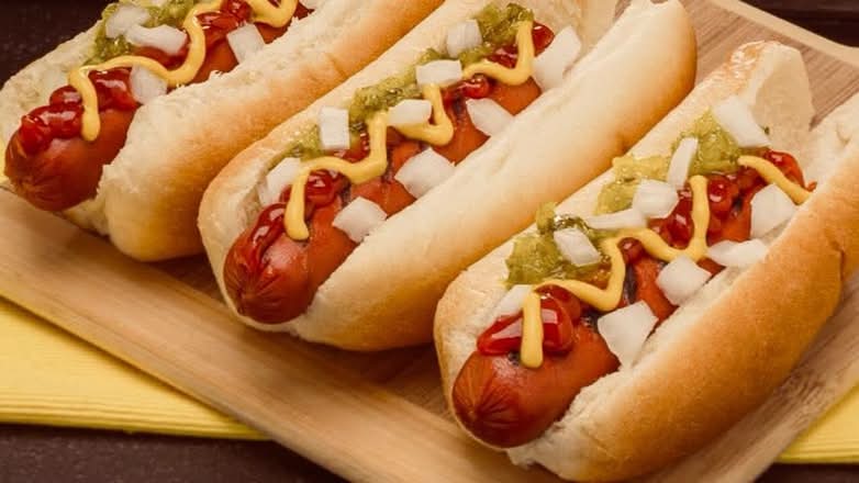 17. All Beef Hot Dog Combo 1/4 Pound on a Roll with Chips and Water