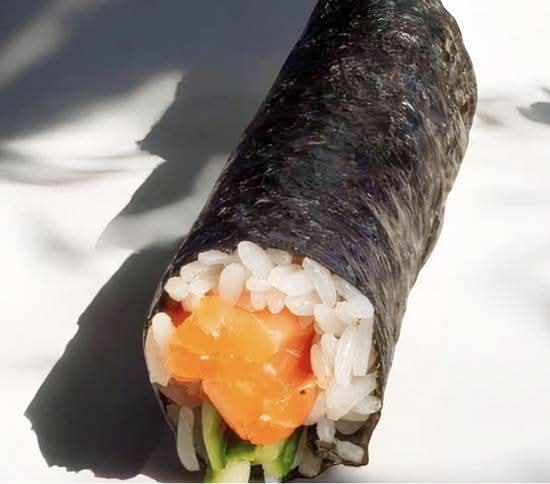 Salmon Hand Roll