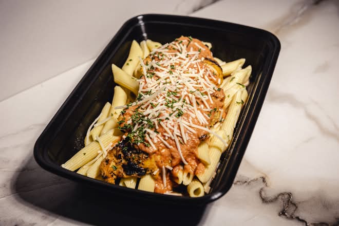 Penne Vodka with Grilled Chicken