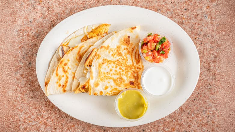 QUESADILLAS DE POLLO