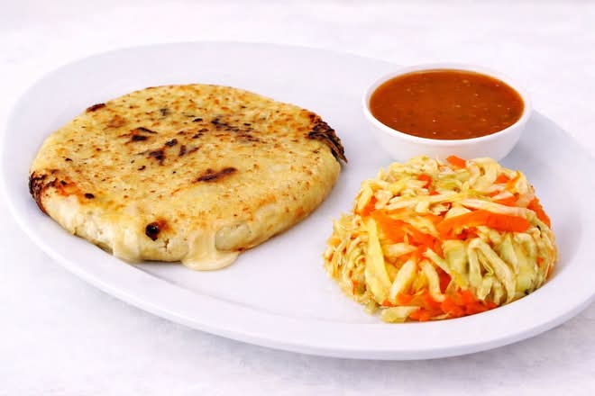 Pupusa - Chicharron con Queso