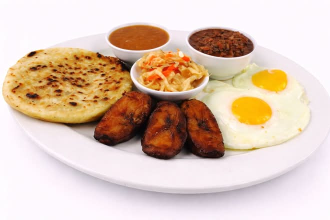 DESAYUNO SALVADOREÑO